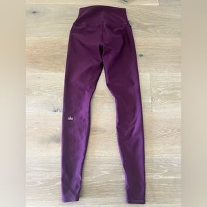 Alo women’s purple leggings, size XS